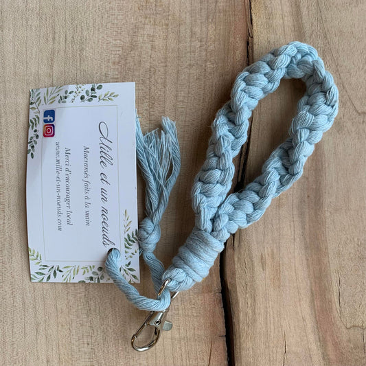 Macramé porte-clés bleu poudre